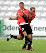 26-årige Frank Hansen til højre i billedet skifter til Silkeborg. Han er blevet hentet i Esbjerg og glæder sig til de nye udfordringer. 
