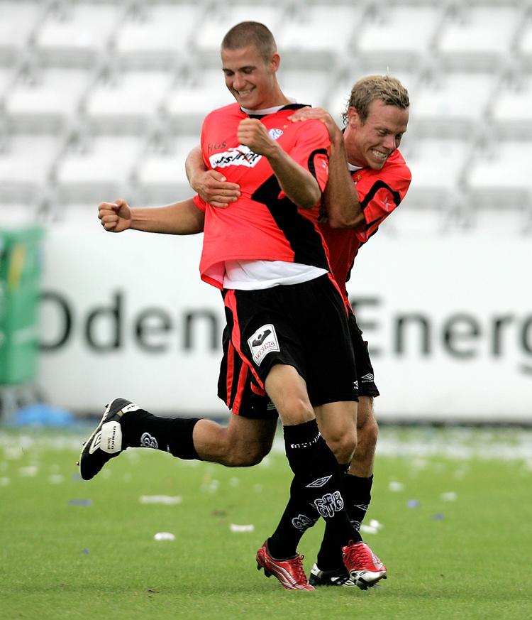 26-årige Frank Hansen til højre i billedet skifter til Silkeborg. Han er blevet hentet i Esbjerg og glæder sig til de nye udfordringer. 