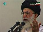 Nogle iagttagere mener, at Khamenei under fredagsbønnen ikke vil kunne undgå at komme ind på valgresultatet og den efterfølgende uro. 
