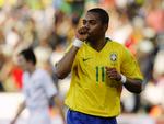 Robinho vil hellere have sambatrommer end de larmende trompeter, som overdøver træner Dungas instrukser. 