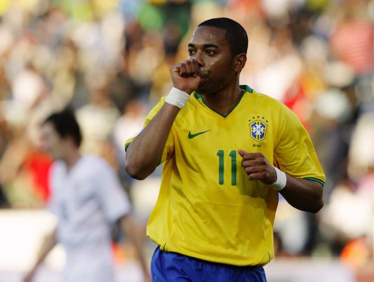 Robinho vil hellere have sambatrommer end de larmende trompeter, som overdøver træner Dungas instrukser. 