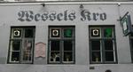 Wessels Kro i Sværtegade har stoppet livemusik og kører for lukkede døre og vinduer på grund af støjklager. Her er dog et vindue på klem i dagtimerne. 