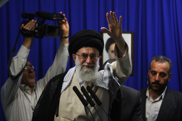 Irans øverste åndelige leder ayatollah Khamenei advarede i går mod yderligere demonstrationer. 