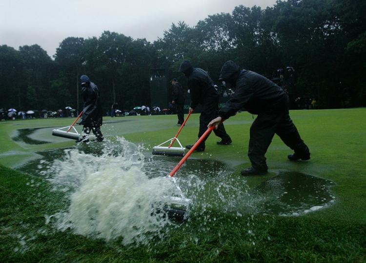 Mopperne har været benyttet lige så flittigt som golfjernene på Bethpage i de seneste dage. 