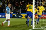 Luis Fabiano sparkede 2-0-målet ind efter Kaka og Robinho havde kombineret sig forbi det italienske forsvar. 