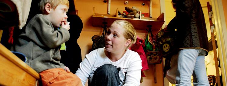 Mange offentligt ansatte er kommet under voldsomt pres i de senere år, fordi de på den ene side skal honorere politikernes krav om øget service, mens de på den anden side kæmper med flere børn og færre ressourcer. Foto: Martin Lehmann. 
