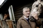 Bent Olsen har tre kandidater til derbysejren på søndag. Men træningen gav intet fingerpeg om deres muligheder. Arkivfoto. 
