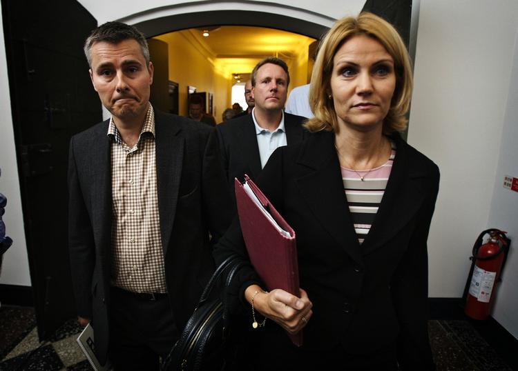 Socialdemokraterne skruer bissen på over for bankerne. Henrik Sass Larsen (t.v.) vil stoppe 'finansielle supermarkeder'. Arkivfoto. 