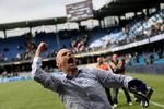 FCK's træner Ståle Solbakken vil bevare truppen intakt til de kommende udfordringer i Europa. Arkivfoto. 