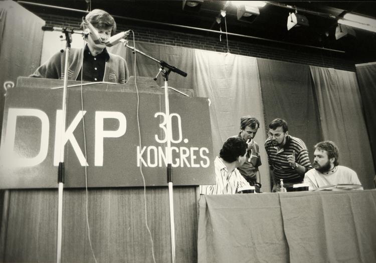 Kongres i DKP, Danmarks Kommunistiske Parti i april 1990, få måneder efter at Østblokken var smuldret. 