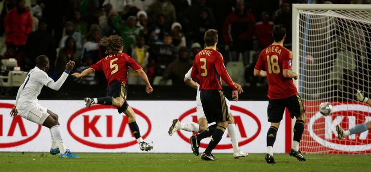 Efter 26 minutter lykkedes det for USA at komme foran 1-0 på mål af Jozy Altidore, og Spanien var rystet. 
