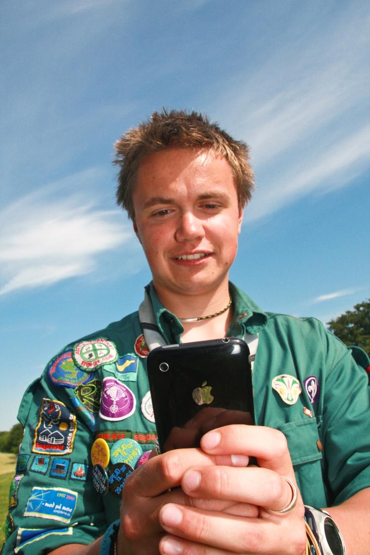 Lasse Mørch er ved at få gang i iPhone. Det lykkedes efter at han havde downloadet en del forskellige navigationsprogrammer. 