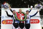Team Saxo Bank sad tungt på topplaceringerne ved DM  i enkeltstart. Her ses vinderen Lars Bak (midt), sølvvinder Alec Rasmussen ( th ) og Jakob Fuglsang. Alle fra Team Saxo Bank. 
