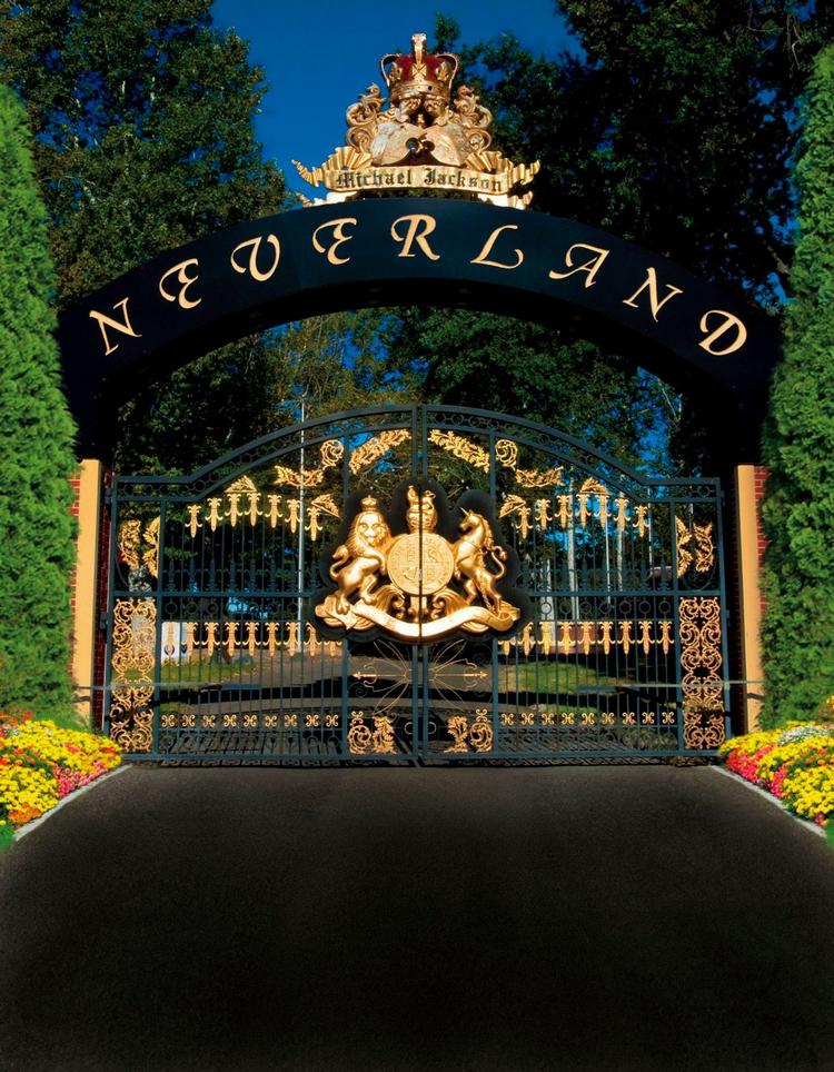Porten til Jacksons ranch, Neverland. 