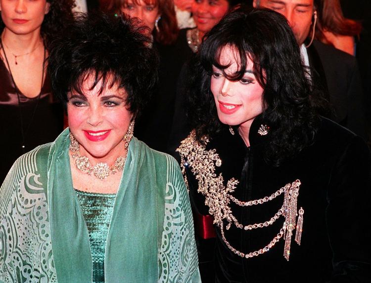 Michael Jackson til skuespilleren Elizabeth Taylors fødselsdag i 1998. 