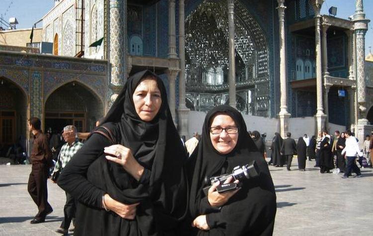 De to danske instruktører Annette Mari Olsen (tv.) og Katja Forbert Petersen (th.) har med 'Mit iranske paradis' skabt et mangfoldigt indtryk af de seneste 100 års Iran. PR-Foto: Sfinx