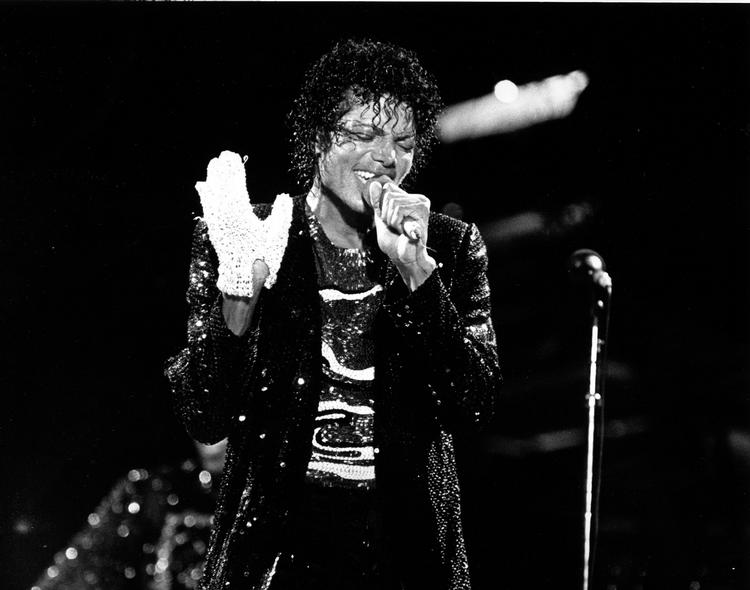 Michael Jackson under en koncert i Kansas City i 1984. 