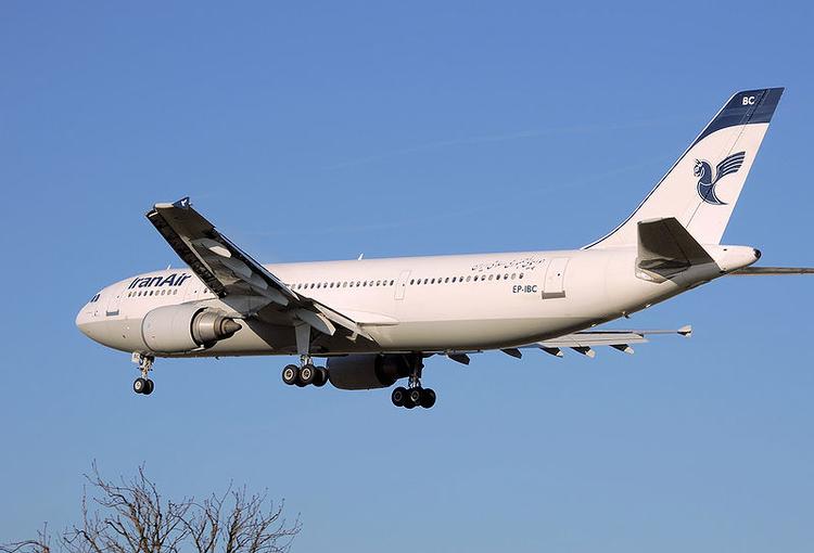 Et iransk Airbus-fly var tæt på at kollidere med et lille propelfly i Københavns Lufthavn. 