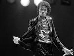 Året efter 'Billie Jean' gik nummer et på hitlisterne i 1983 tog Michael Jackson på sin 'Victory Tour' - her på Dodger Stadium i Los Angeles. Arkivfoto. 