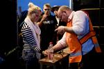 De første gæster fik armbånd på fredag i Tivoli og i går på Dyrskuepladsen. 