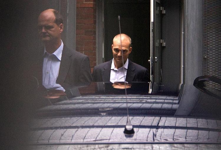 Stein Bagger afsoner allerede sin straf på syv års fængsel for bedrageri og dokumentfalsk. Hvis han bliver tiltalt og dømt for overfaldet på Allan Vestergaard risikerer han yderligere år bag tremmer. 