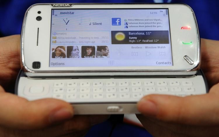 Forsvinder din smartphone - stjålet eller bortkommet - kan du med en ny antiviruspakke finde den via Google Maps på en computer. 