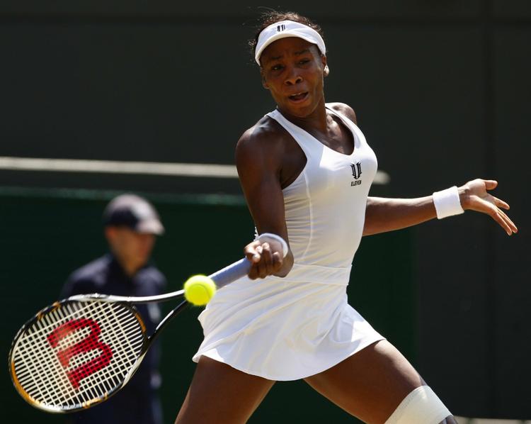 Venus Williams slog sig sikkert videre til seminfinalen, hvor russiske Dinara Safina venter. 