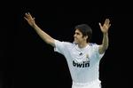 Kaka blev tirsdag præsenteret i Real Madrids berømte hvide trøje. 