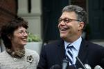 Al Franken jublede sammen med sin hustru Fanni efter afgørelsen i delstaten Minnesotas højesteret. 