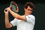 Andy Murray samler den britiske tennisnation, der har higet efter en hjemmebanesejr i Wimbledon siden de glade Fred Perry-år i 1930’erne. Foto: Owen Humphreys/AP 