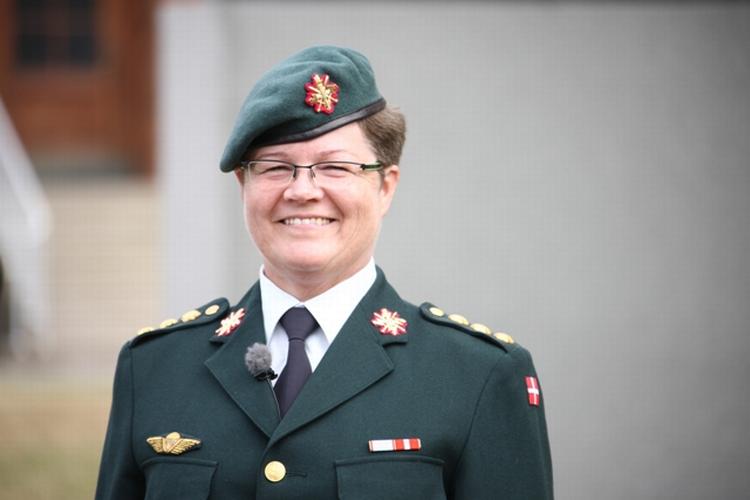 Susanne Bach Bager er udnævnt som hærens første kvindelige oberst. 