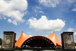 Solen vil bage, når musikken på Roskilde Festival starter i eftermiddag. 