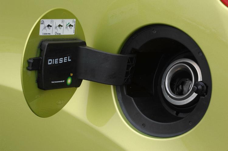 Kom med sådan cirka 40 liter diesel og jeg skal køre dig til Wien. Sådan lokker Ford Fiesta Econetic. 