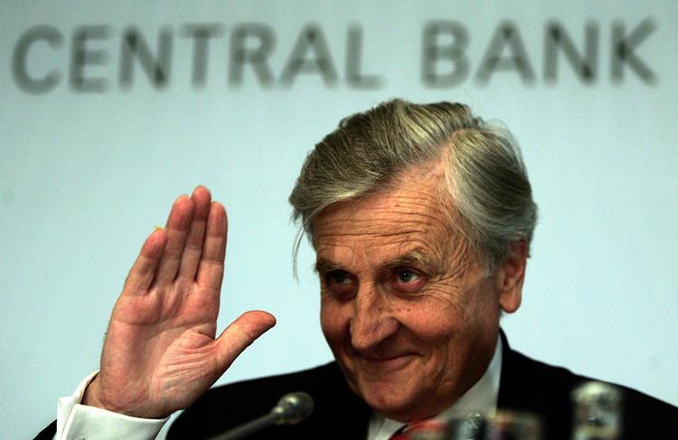 Direktøren for Den Europæiske Centralbank Jean-Claude Trichet på dagens pressemøde. 