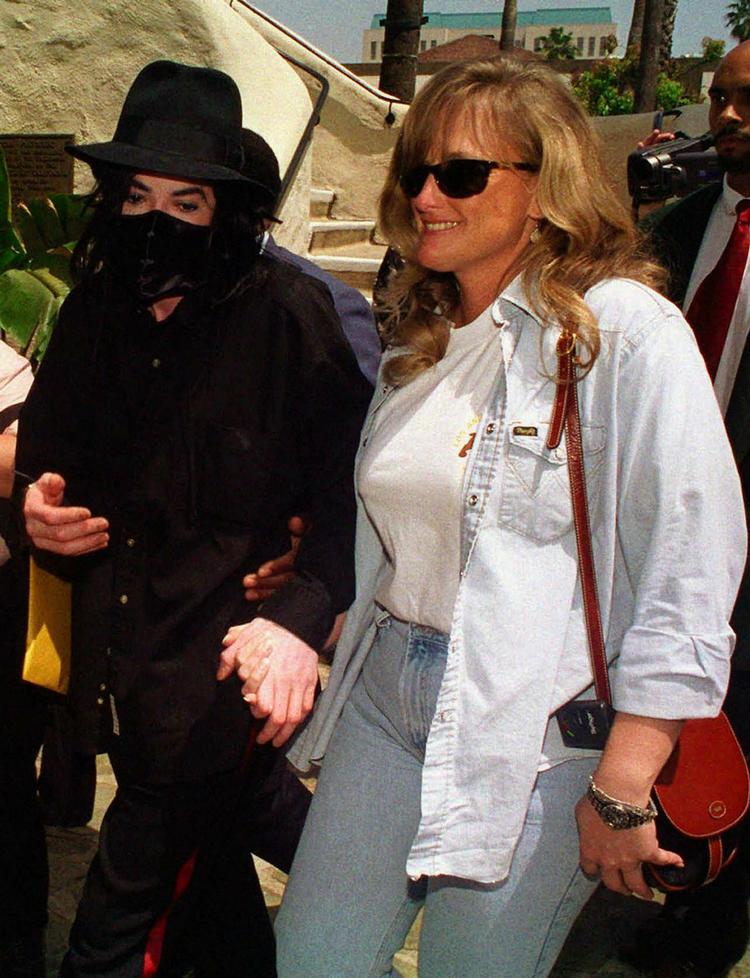 Michael Jackson og Debbie Rowe fotograferet i 1996. Parret var gift i tre år til 1999. 