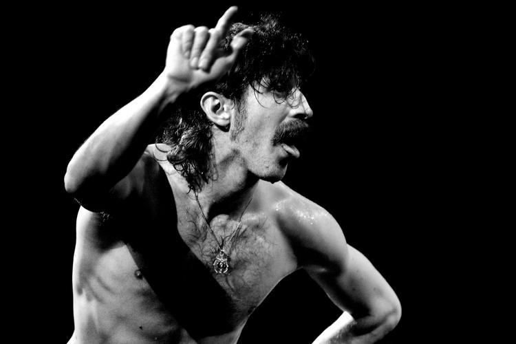 Eugene Hütz og resten af Gogol Bordello afløser Li'l Wayne. Arkivfoto. 