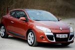 Pyntet. På fronten har  Renault Megane Coupe fået lidt  ekstra kromlister til at pifte op på  udseendet. Foto: Jan Grarup 