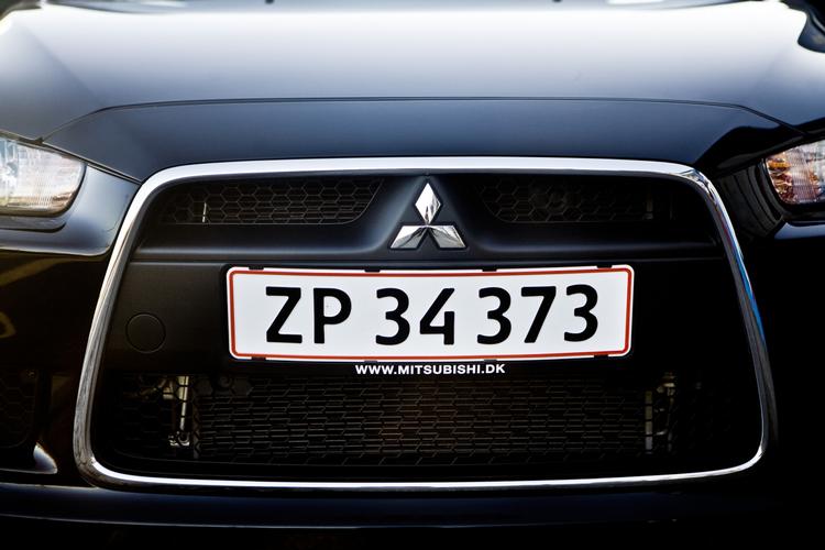 Køb en ny Mitsubishi (her en Lancer) og få gratis forsikring med i købet. Dog kun i et halvt år. 