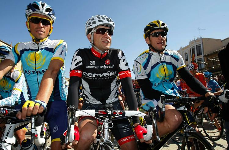 Når det handler om årets Tour, står Carlos Sastre trods sin status som sidste års vinder i skyggen af Alberto Contador (tv.) og Lance Armstrong (th.). Arkivfoto. 