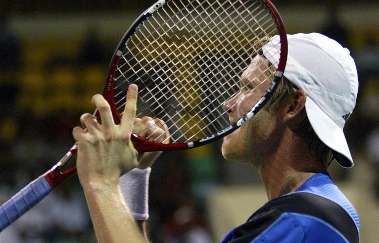 Kristian Pless er fortørnet over, at hans italienske holdkammerat er blevet idømt en stor bøde for at have spillet på tenniskampe. 