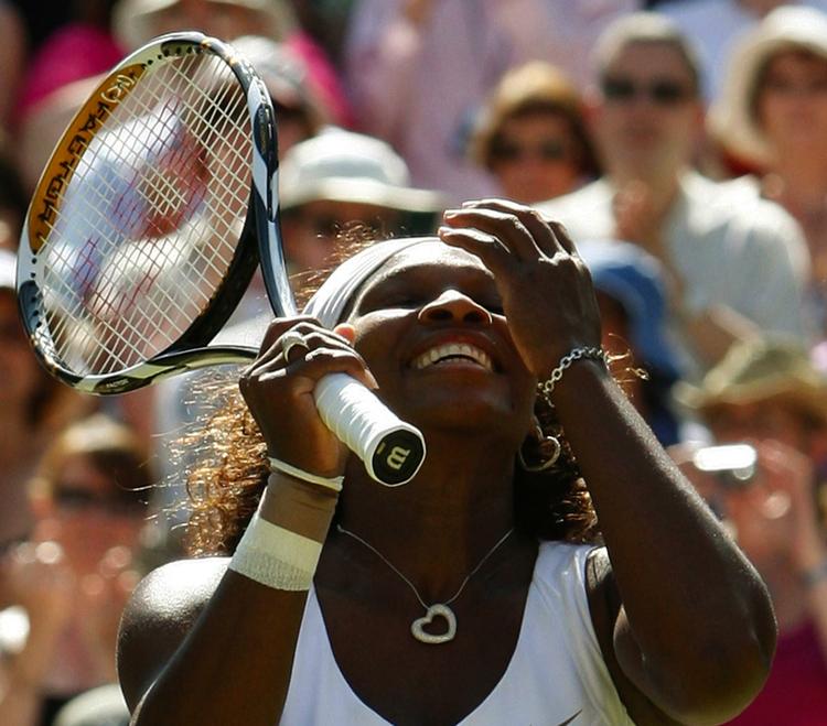 Serena Williams skulle bruge fire matchbolde for at sikre sig finalesejren. 