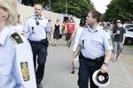 Roskilde Politis festivalenhed patruljerer i heden. 