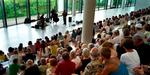 Højt til loftet. På Statens Museum for Kunst er vi meget langt fra det tilrøgede kælderlokale og den intime klubstemning. Men derfor kan musikken godt swinge. Foto: Lars Hansen 