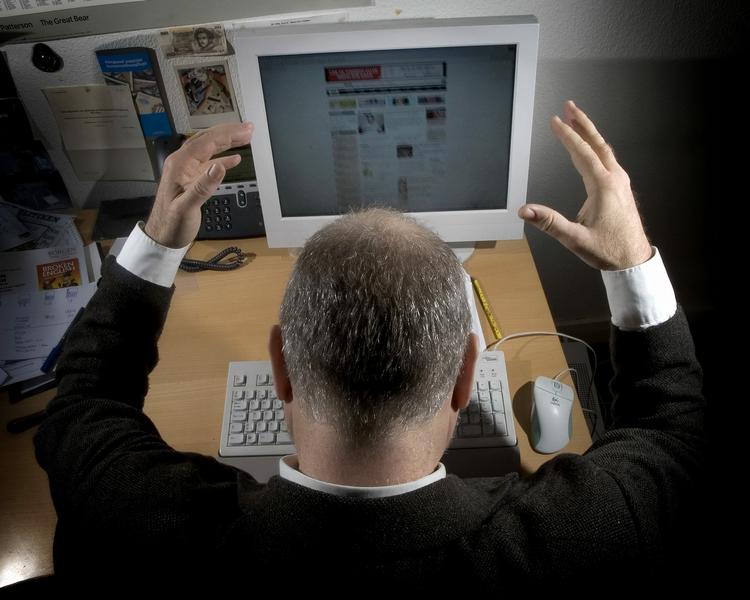 EU har gjort det mere indviklet at være pc-bruger for dem, der ikke skifter hele computeren ud men blot vil skifte det gamle styresystem som  Windows XP eller Vista ud. 