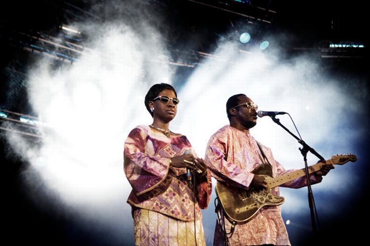 Det berømte blinde ægtepar Amadou &amp; Mariam fra Mali gav en fænomenal velspillet koncert på Roskilde i lørdags. 