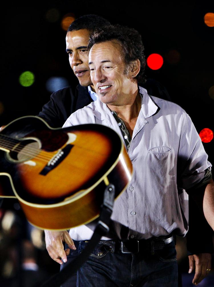 Bruce Springsteen, der her er fotograferet med daværende præsidentkandidat Barack Obama ved et valgmøde i Ohio i november sidste år, er en varm tilhænger af USA’s præsident. Foto: David Guttenfelder 