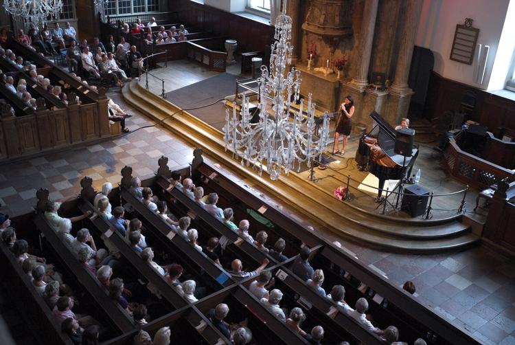 Hanne Boel og Carsten Dahl spillede søndag aften klokken 20.00 i Christians Kirke. 