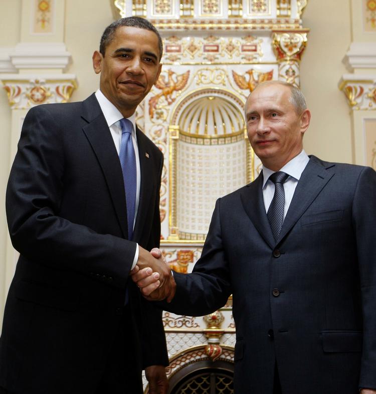 Obama er i Rusland, hvor han blandt andet mødes med premierminister Putin. 