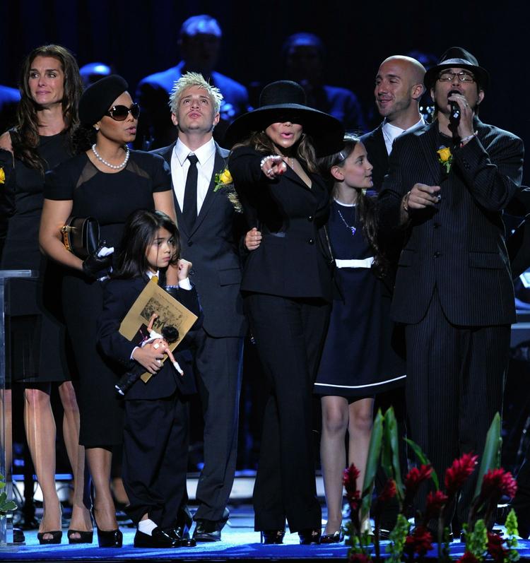 Janet Jackson, Prince Michael Jackson II, La Toya Jackson og Paris Jackson. 