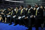 Fra venstre: Rebbie Jackson, Janet Jackson, Randy Jackson, Tito Jackson, Marlon Jackson, Jackie Jackson og Jermaine Jackson. 